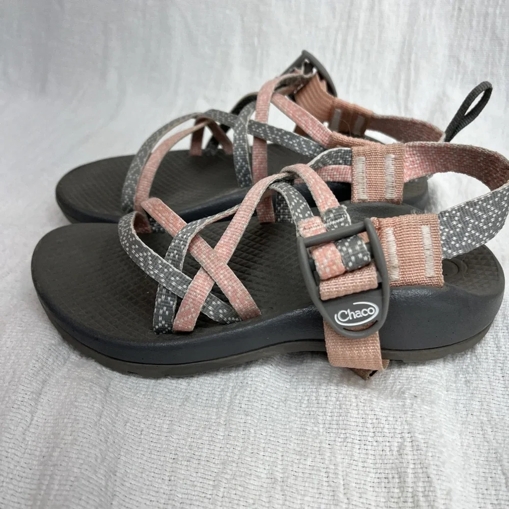 Chaco pink & gray strappy arch support‎ kids 1 sandals Outdoor Beach Swim Hiking